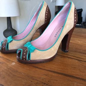 Marc Jacobs Tan & Green High Heel Pumps, size 6.5